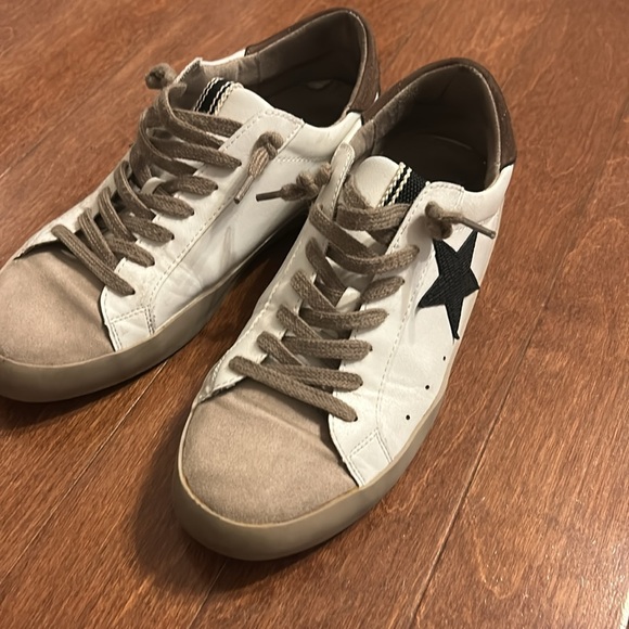 Shushop sneakers size 8 - Picture 3 of 4